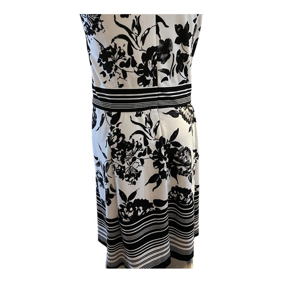 Lane Bryant Women’s Black White Skater Dress Size 26/28 - Picture 8 of 13